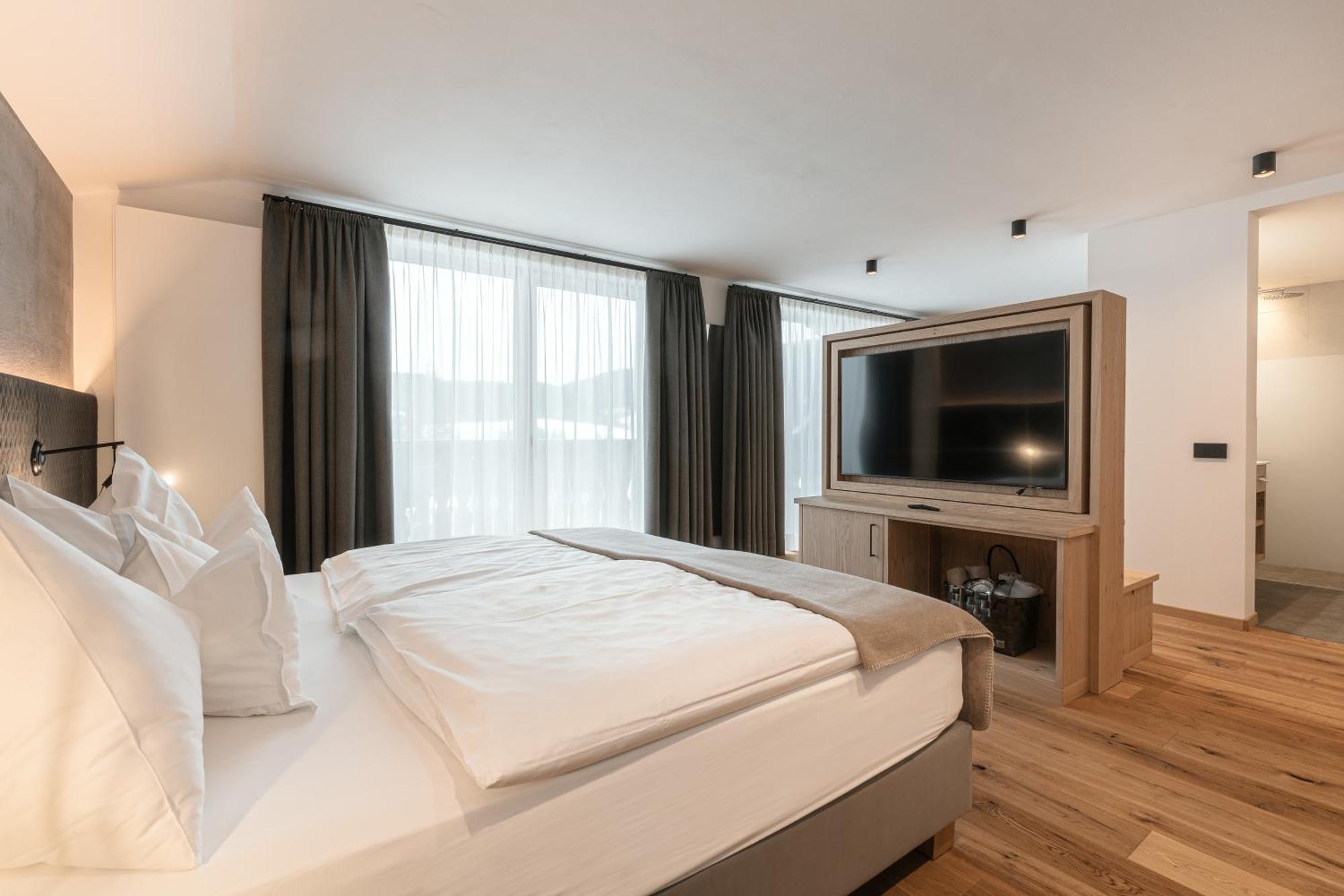 Hotel Niblea Dolomites Ortisei Exterior foto