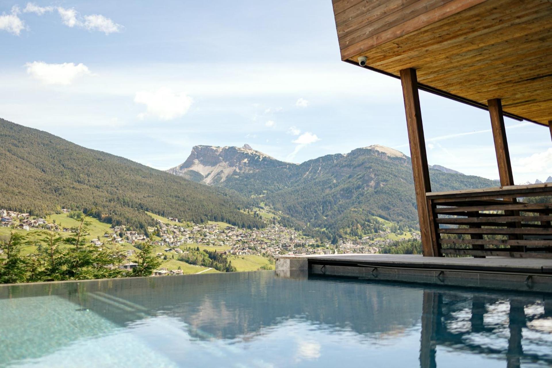 Hotel Niblea Dolomites Ortisei Exterior foto